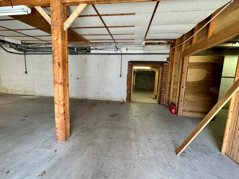 More Photos Of 868 State Route 3 and 12, Hinton Flex For Sale