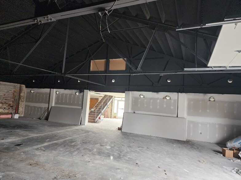 More Photos Of 1558 Washington St E, Charleston Light Manufacturing For Lease