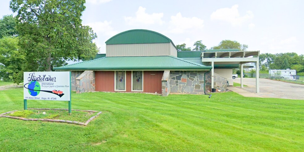 More Photos Of 111 Aiken St, Hope Light Distribution For Lease