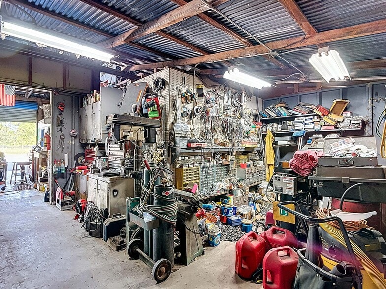 More Photos Of 16924 Shady Hills Rd, Spring Hill Auto Repair For Sale