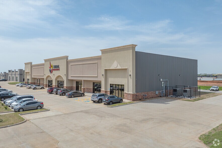 More Photos Of 9217-9301 S Eastern Ave, Oklahoma City Warehouse For Sale