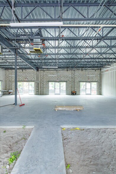 More Photos Of 286 Douglas Ave, Altamonte Springs General Retail For Lease