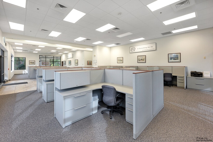 More Photos Of 1125 N Prospect Ave, Itasca Office For Sale