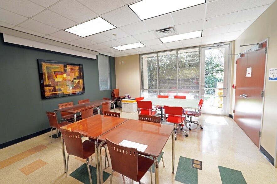 More Photos Of 12940 Country, San Antonio Office For Sale