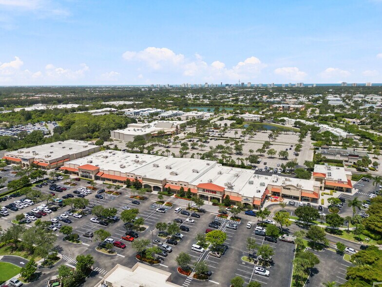 More Photos Of 6424 Naples Blvd, Naples Freestanding For Lease