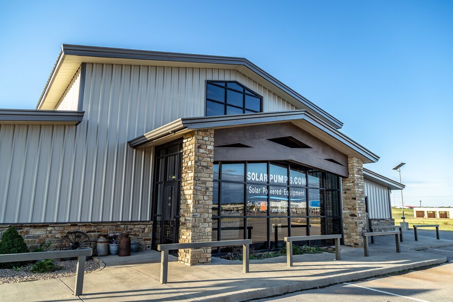 Primary Photo Of 1520 E Eagle Rd, Weatherford Light Manufacturing For Sale