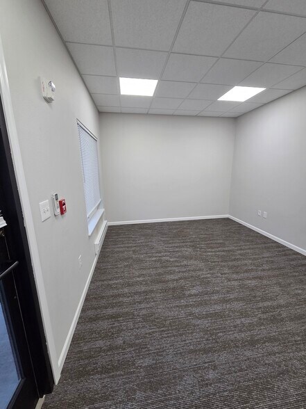 More Photos Of 1301 W Mystery Ave, Wasilla Industrial For Lease