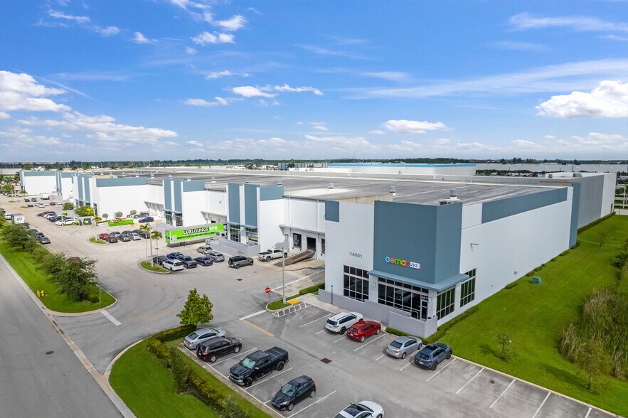 More Photos Of 14001 NW 112th Ave, Hialeah Gardens Warehouse For Lease