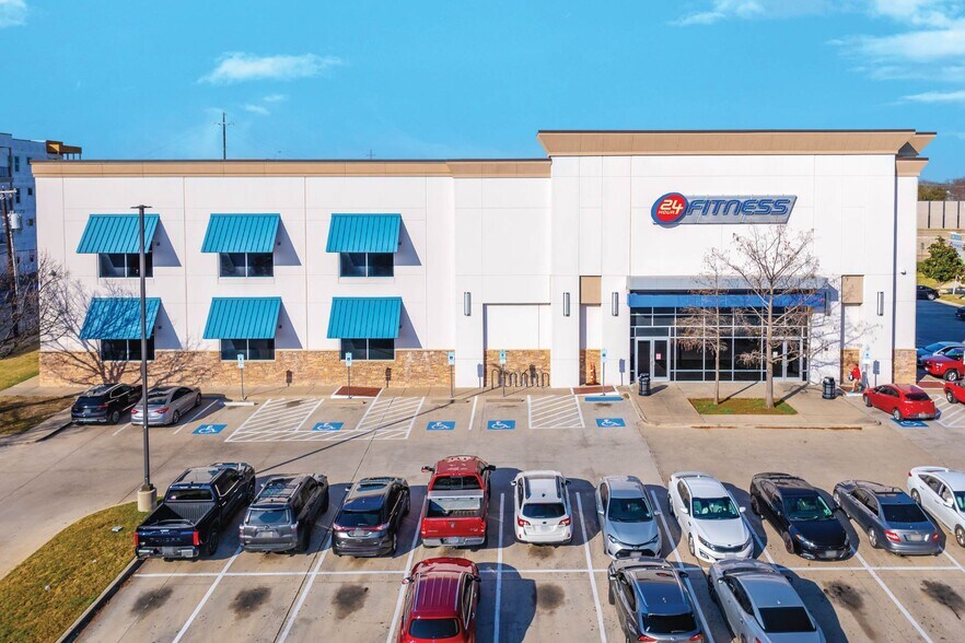 More Photos Of 2701 Halloran St, Fort Worth General Retail For Sale