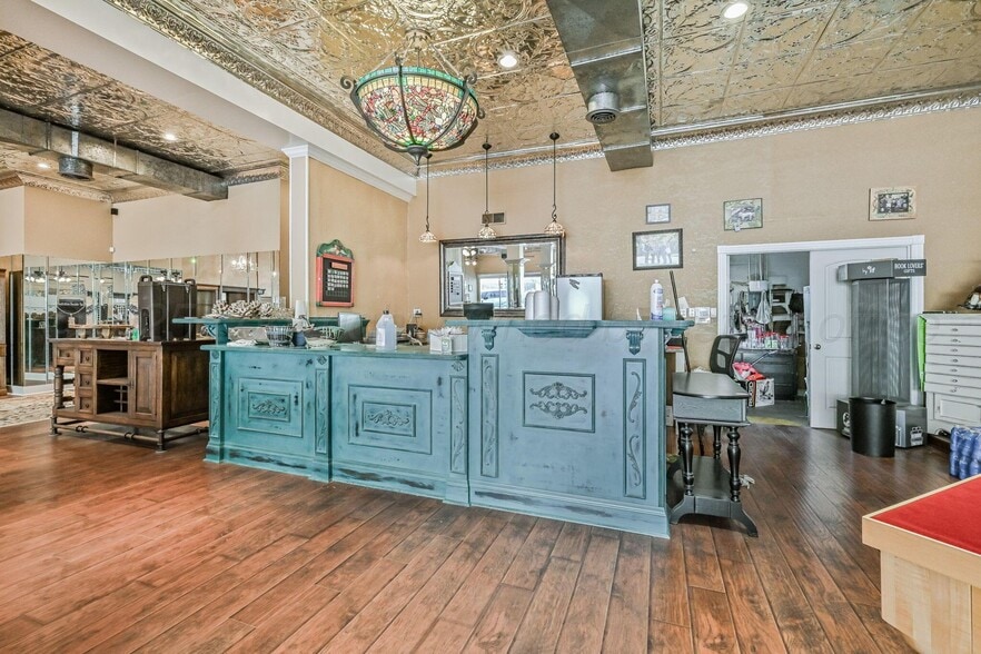 More Photos Of 119 W Kingsmill Ave, Pampa Storefront Retail Office For Sale