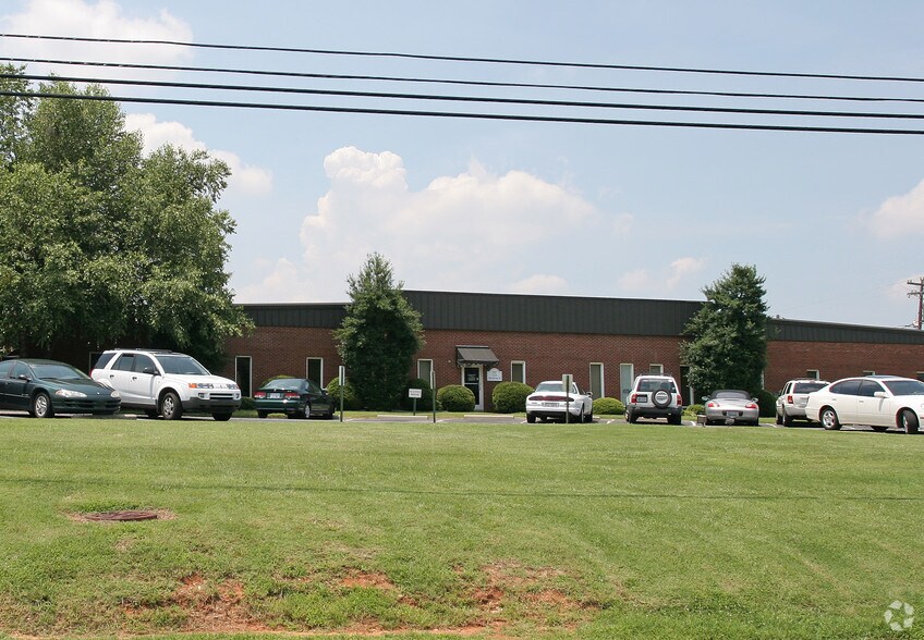 More Photos Of 7129 Old US Highway 52, Lexington Unknown For Lease