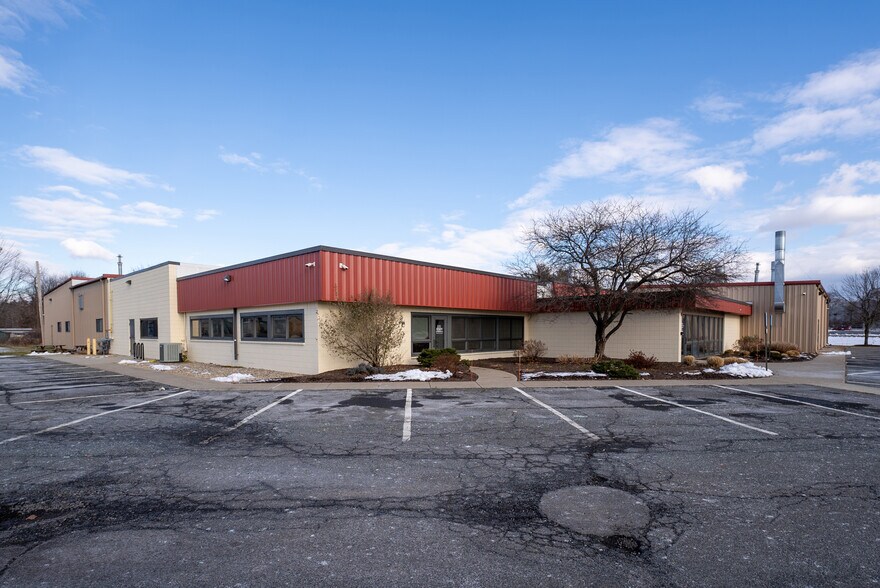 More Photos Of 115 Industrial Dr, Northampton Warehouse For Sale