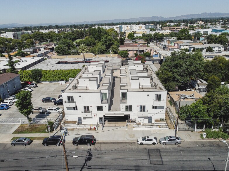 More Photos Of 8837 Burnet Ave, North Hills Apartments For Sale