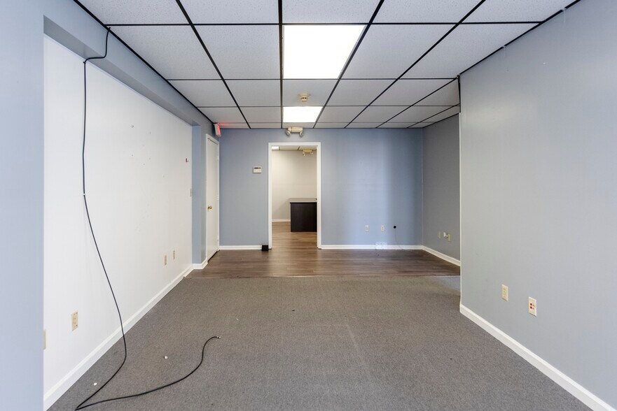 More Photos Of 447 Broadway, Ulster Park Office For Sale