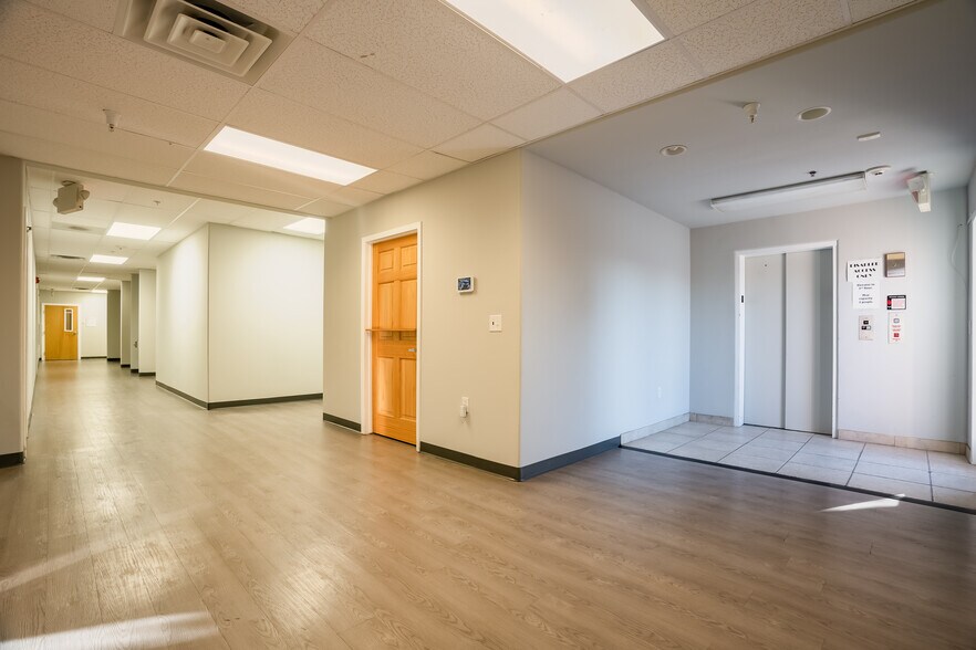 More Photos Of 4311 Sara Rd SE, Albuquerque Research And Development For Lease