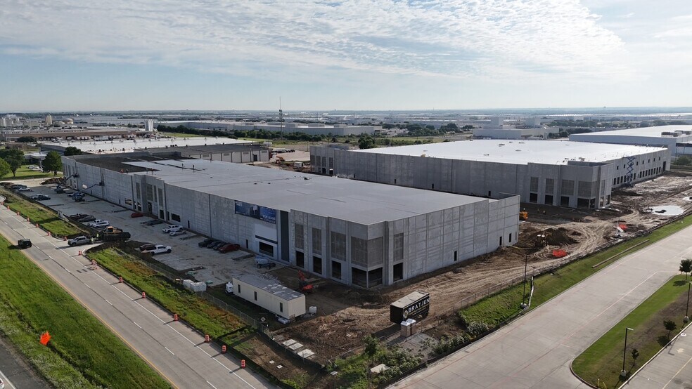 More Photos Of 7901 South Fwy, Fort Worth Unknown For Lease