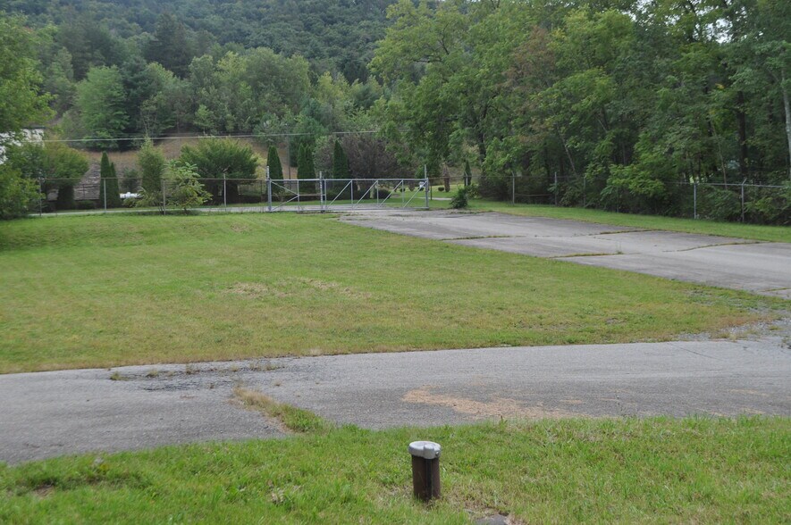 More Photos Of 164 Seneca Rd, Lehighton Warehouse For Lease