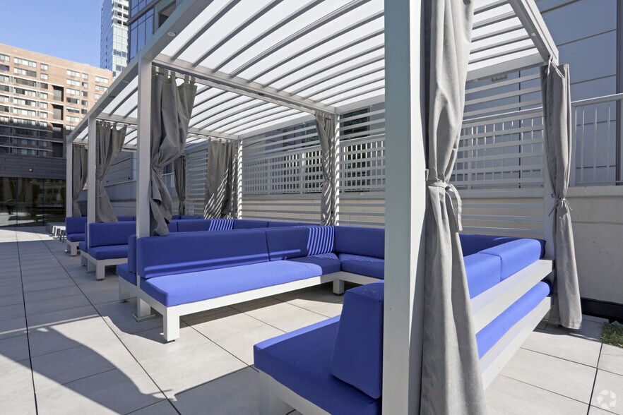 More Photos Of 220 E Illinois St, Chicago Apartments For Lease