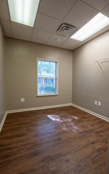 More Photos Of 3470 N Valdosta Rd, Valdosta Office For Lease