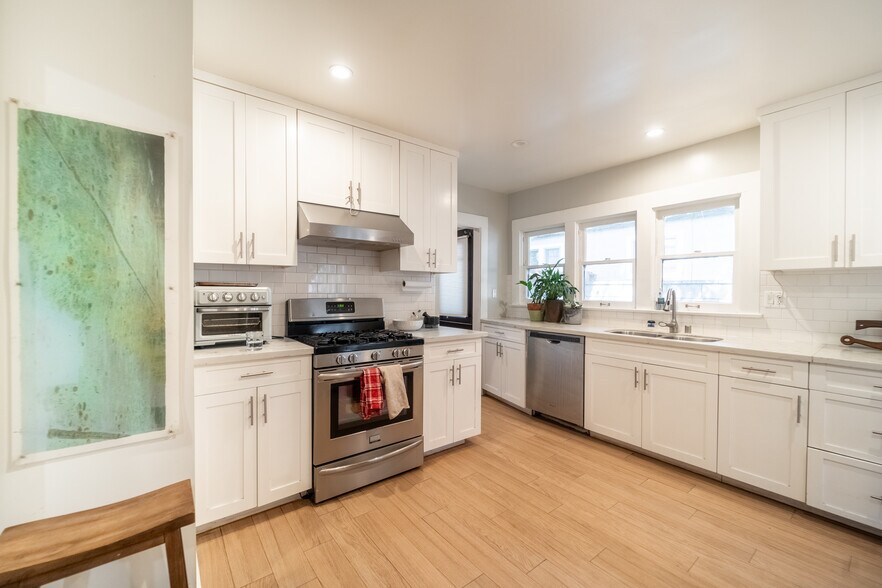 More Photos Of 580 N Holliston Ave, Pasadena Apartments For Sale