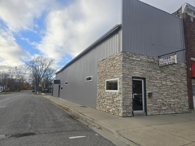More Photos Of 6448 Main St, Cass City Bar For Sale