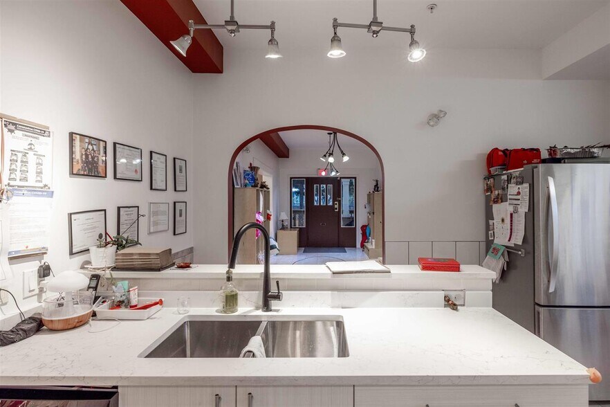 More Photos Of 4355 Granville St, Vancouver Schools For Sale