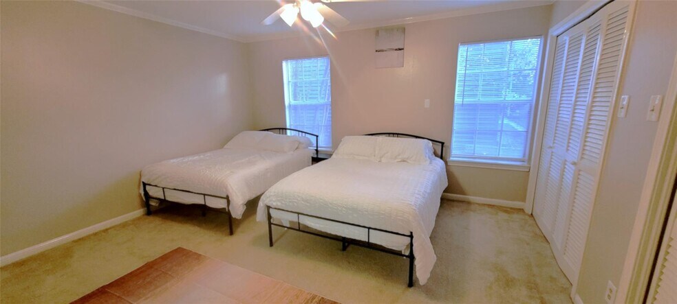 More Photos Of 1111 Autrey St, Houston Apartments For Sale