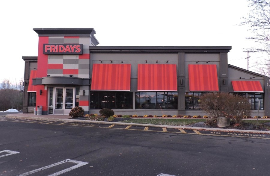 Primary Photo Of 348 Boston Post Rd, Orange Restaurant For Lease