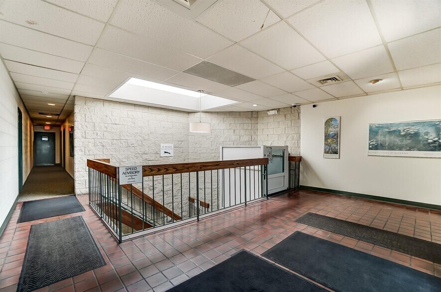 More Photos Of 4903 Vine St, Saint Bernard Medical For Lease