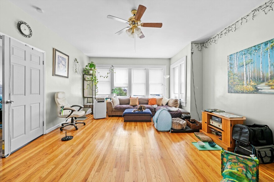 More Photos Of 6058 S Massasoit Ave, Chicago Apartments For Sale