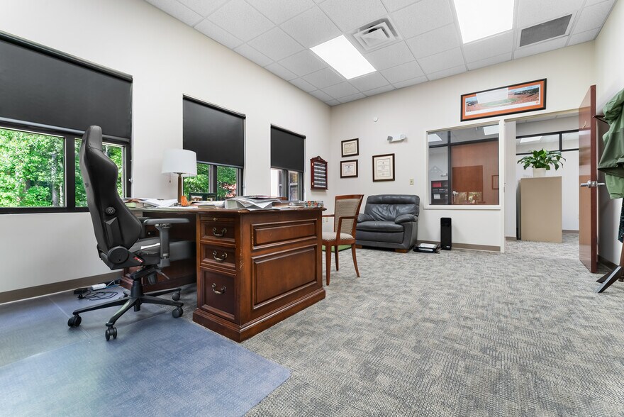 More Photos Of 119 Southern Blvd, Savannah Office For Sale