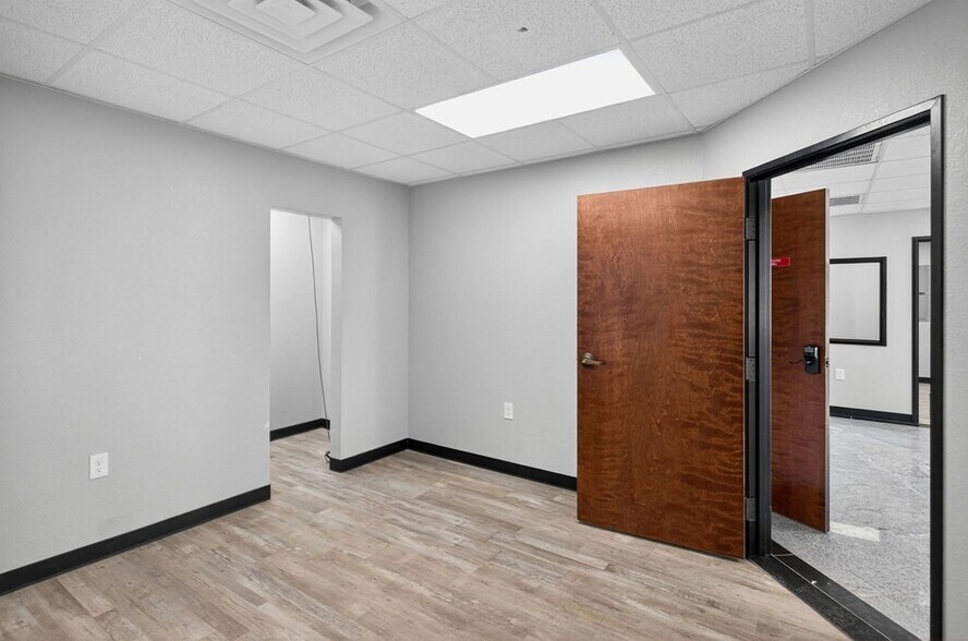 More Photos Of 16751 W Basin St, Odessa Warehouse For Lease