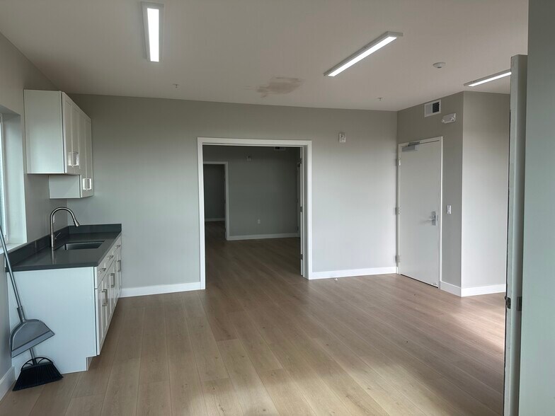 More Photos Of 516 Ave Alhambra, El Granada Office Residential For Lease