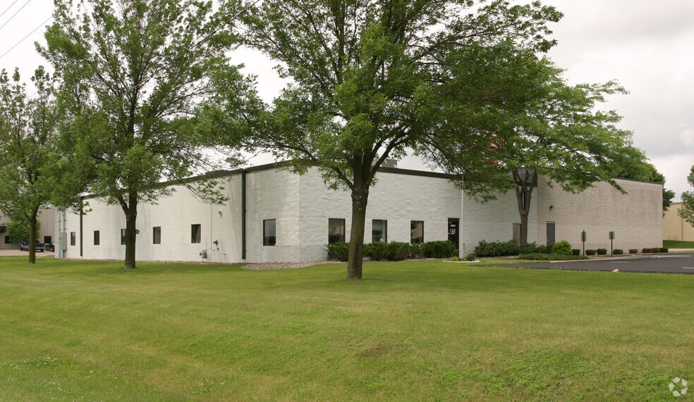 More Photos Of 21475 Heath Ave, Lakeville Manufacturing For Sale