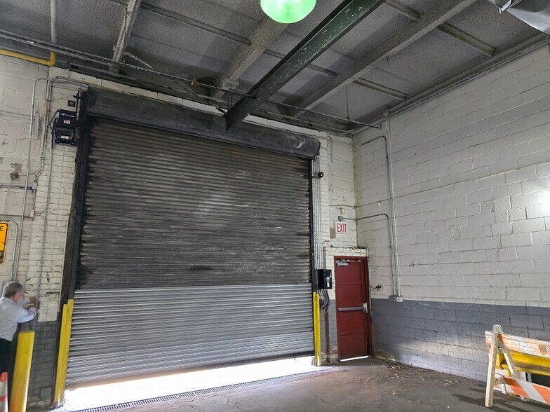 More Photos Of 212 28th St, Brooklyn Warehouse For Lease