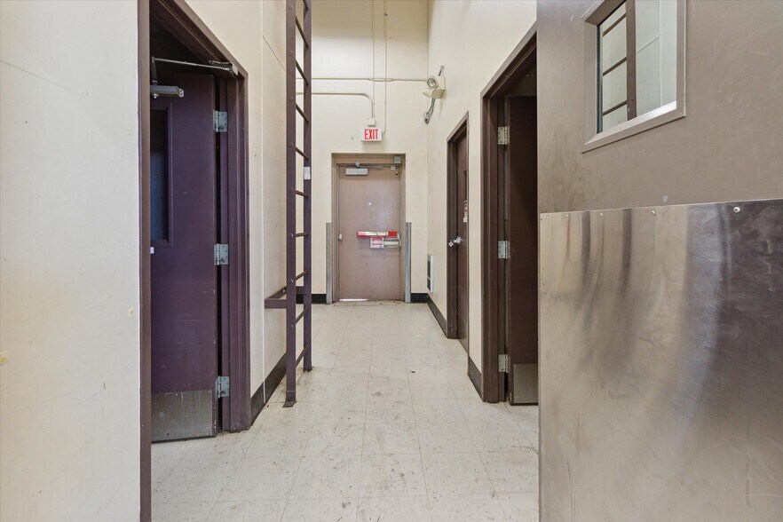 More Photos Of 1420 Wright Ave, Alma Drugstore For Sale