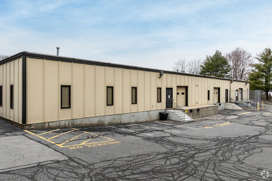 More Photos Of 107-109 South St, Hopkinton Manufacturing For Lease