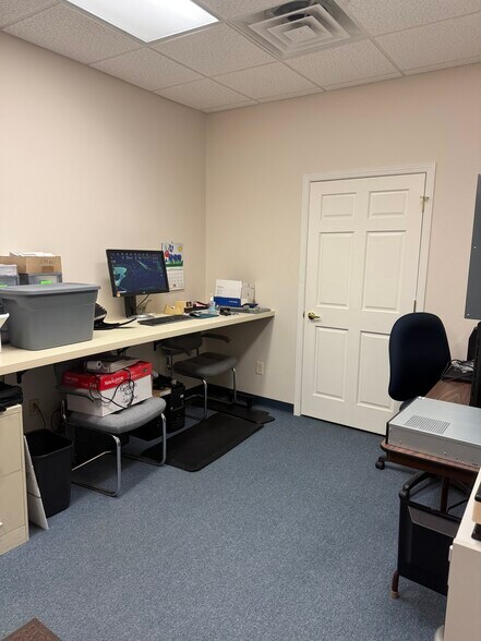 More Photos Of 4004 Oakwood Hills Pky, Eau Claire Medical For Lease