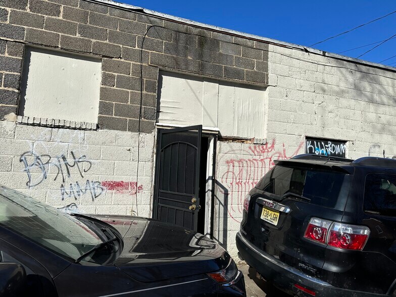 More Photos Of 1192 Yorkship Sq, Camden General Retail For Sale