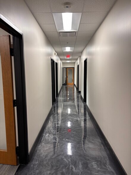 More Photos Of 18760 Johnson Dr, Shawnee Warehouse For Lease