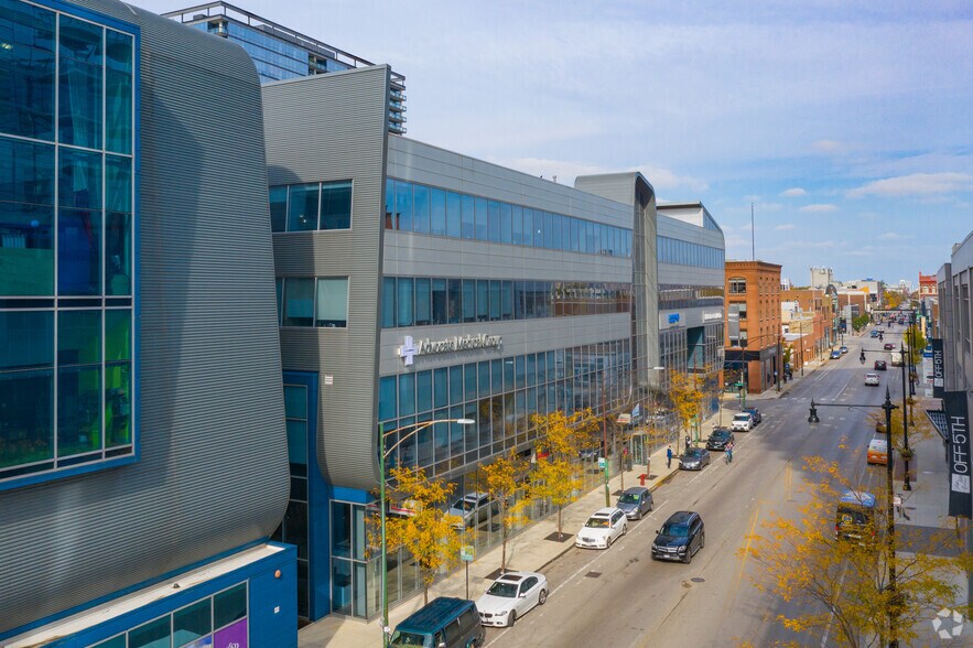 More Photos Of Halsted & Blackhawk St, Chicago Unknown For Lease