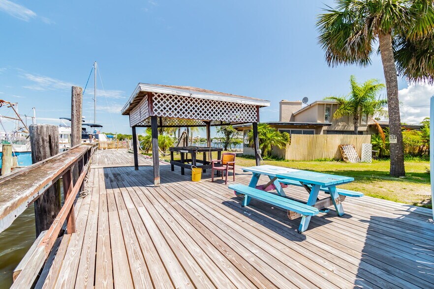 More Photos Of 5325 Treadway Dr, Port Richey Restaurant For Sale
