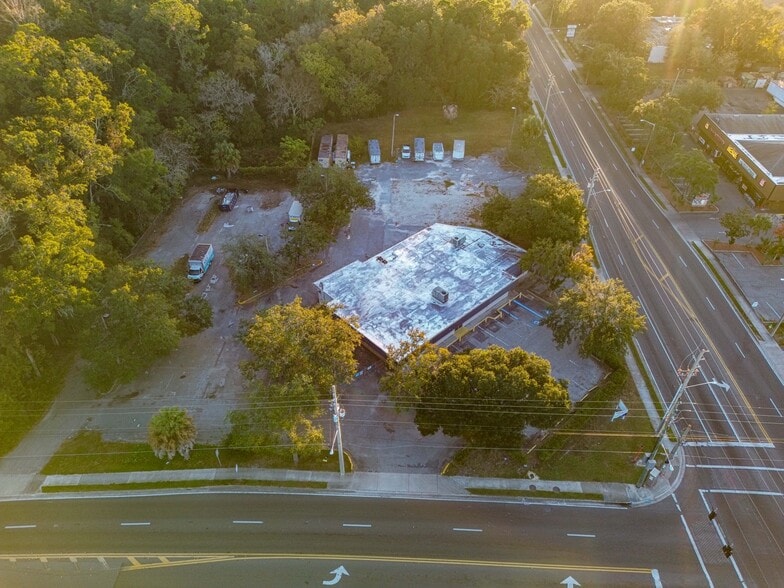 Primary Photo Of 2301 NW 6th St, Gainesville Freestanding For Sale