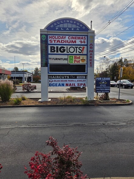 More Photos Of 970 N Colony Rd, Wallingford Storefront For Sale