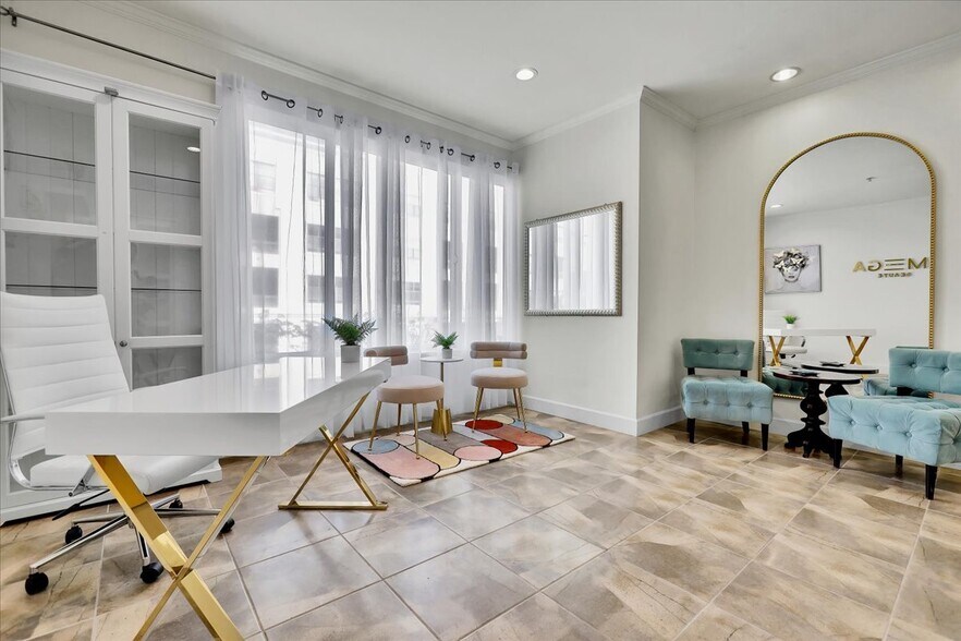 More Photos Of 300 E 4th St, Long Beach Apartments For Sale