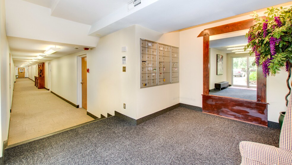 More Photos Of 8700 W 36th St, Saint Louis Park Office For Lease