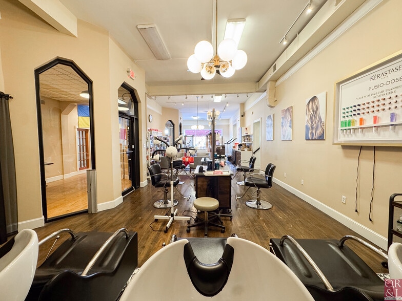 More Photos Of 33-39 N Main St, Wallingford Office For Lease