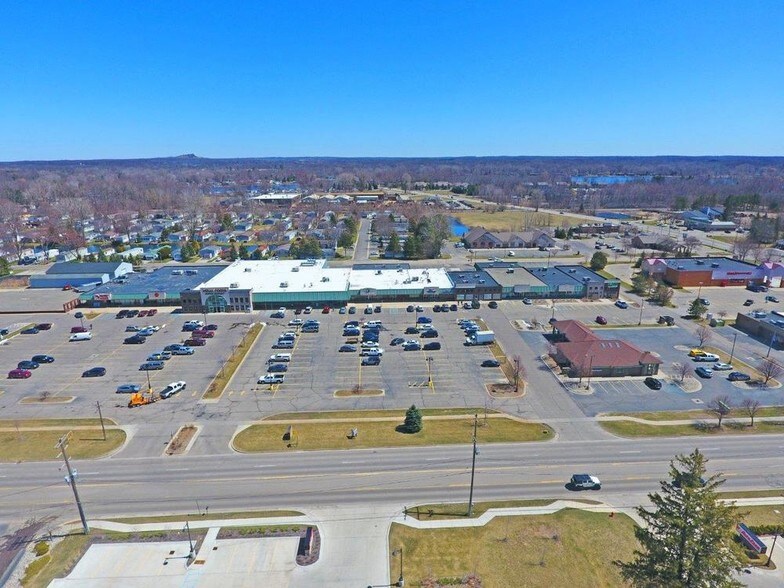 More Photos Of 15187-152231 N Holly Rd, Holly Unknown For Lease