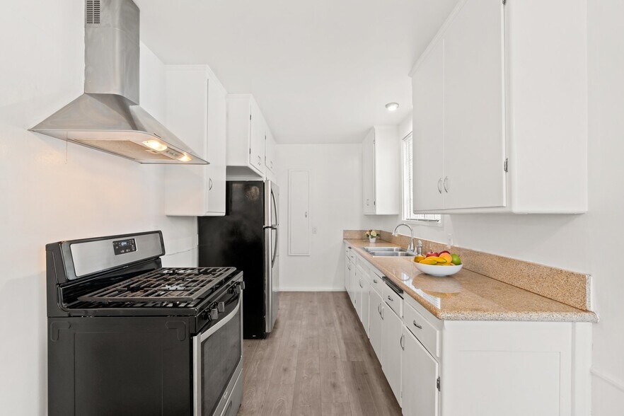 More Photos Of 2117 Stewart St, Santa Monica Apartments For Sale