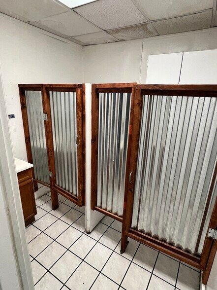 More Photos Of 612 Slater St, Kings Mountain Flex For Lease